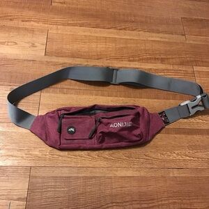 Aonijie Belly Bag Unisex Belt Bag Magenta Sleek Travel Running Sports